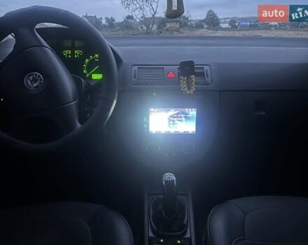 Зелений Шкода Фабія, об'ємом двигуна 1.2 л та пробігом 320 тис. км за 3300 $, фото 6 на Automoto.ua
