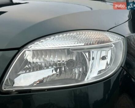 Зеленый Шкода Фабия, объемом двигателя 1.39 л и пробегом 225 тыс. км за 5200 $, фото 12 на Automoto.ua