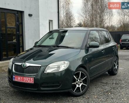 Зеленый Шкода Фабия, объемом двигателя 1.39 л и пробегом 225 тыс. км за 5200 $, фото 3 на Automoto.ua