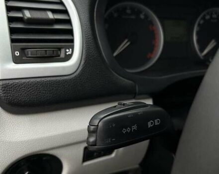 Зеленый Шкода Фабия, объемом двигателя 1.39 л и пробегом 224 тыс. км за 5350 $, фото 13 на Automoto.ua