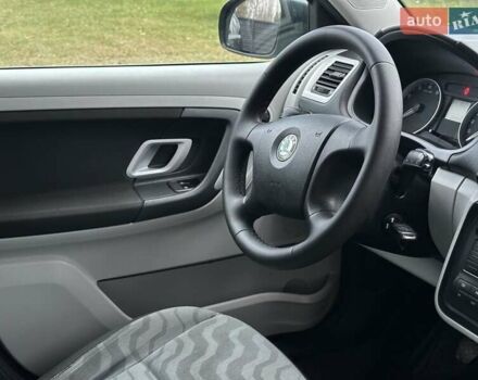 Зеленый Шкода Фабия, объемом двигателя 1.39 л и пробегом 225 тыс. км за 5200 $, фото 38 на Automoto.ua