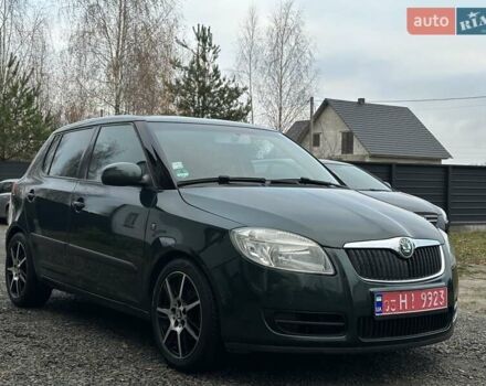 Зеленый Шкода Фабия, объемом двигателя 1.39 л и пробегом 225 тыс. км за 5200 $, фото 8 на Automoto.ua