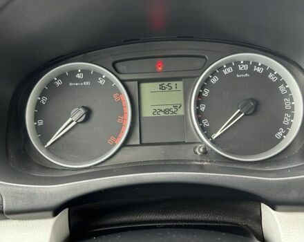 Зеленый Шкода Фабия, объемом двигателя 1.4 л и пробегом 225 тыс. км за 5350 $, фото 7 на Automoto.ua