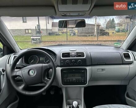 Зеленый Шкода Фабия, объемом двигателя 1.39 л и пробегом 225 тыс. км за 5200 $, фото 42 на Automoto.ua