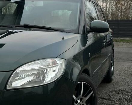 Зеленый Шкода Фабия, объемом двигателя 1.39 л и пробегом 225 тыс. км за 5200 $, фото 2 на Automoto.ua