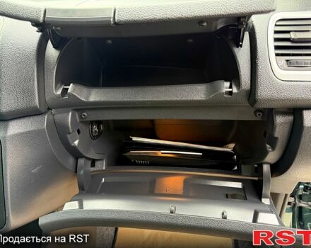 Зеленый Шкода Фабия, объемом двигателя 1.6 л и пробегом 226 тыс. км за 5850 $, фото 2 на Automoto.ua