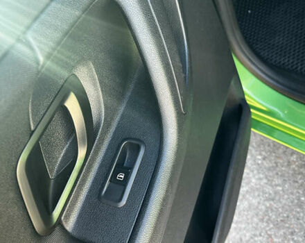 Зеленый Шкода Фабия, объемом двигателя 1.39 л и пробегом 229 тыс. км за 8800 $, фото 19 на Automoto.ua