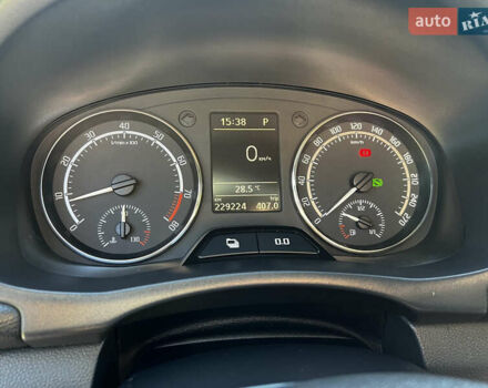 Зеленый Шкода Фабия, объемом двигателя 1.39 л и пробегом 229 тыс. км за 8800 $, фото 13 на Automoto.ua