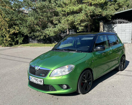 Зеленый Шкода Фабия, объемом двигателя 1.39 л и пробегом 229 тыс. км за 8800 $, фото 1 на Automoto.ua