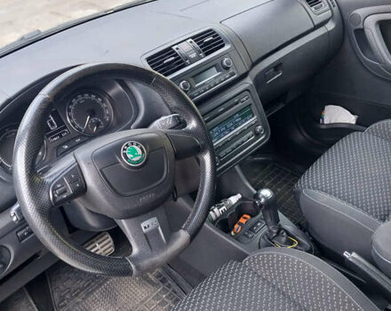 Зеленый Шкода Фабия, объемом двигателя 1.4 л и пробегом 230 тыс. км за 7900 $, фото 4 на Automoto.ua