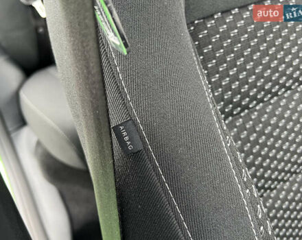 Зеленый Шкода Фабия, объемом двигателя 1.4 л и пробегом 144 тыс. км за 9200 $, фото 68 на Automoto.ua