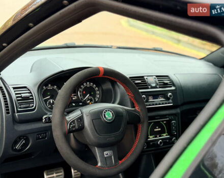 Зелений Шкода Фабія, об'ємом двигуна 1.4 л та пробігом 194 тис. км за 9800 $, фото 31 на Automoto.ua