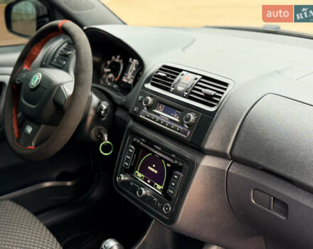 Зелений Шкода Фабія, об'ємом двигуна 1.4 л та пробігом 194 тис. км за 9800 $, фото 33 на Automoto.ua