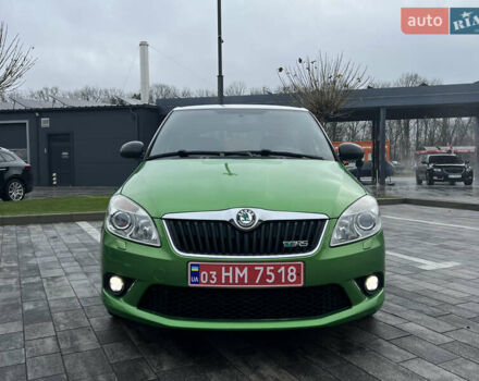 Зеленый Шкода Фабия, объемом двигателя 1.4 л и пробегом 144 тыс. км за 9200 $, фото 3 на Automoto.ua