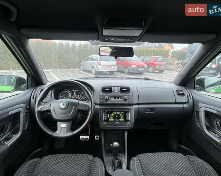 Зеленый Шкода Фабия, объемом двигателя 1.4 л и пробегом 144 тыс. км за 9200 $, фото 119 на Automoto.ua