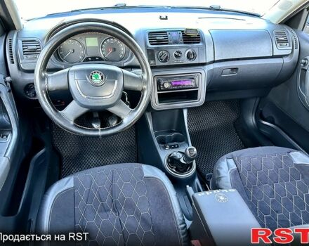 Зелений Шкода Фабія, об'ємом двигуна 1.4 л та пробігом 176 тис. км за 4999 $, фото 8 на Automoto.ua