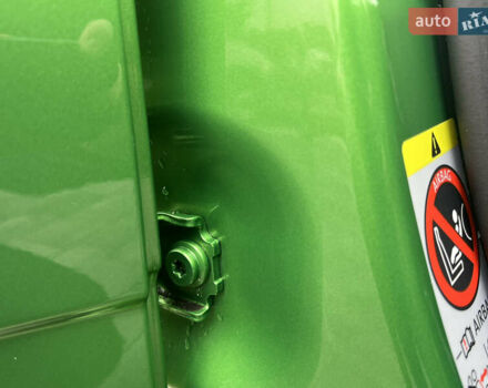 Зеленый Шкода Фабия, объемом двигателя 1.4 л и пробегом 144 тыс. км за 9200 $, фото 80 на Automoto.ua
