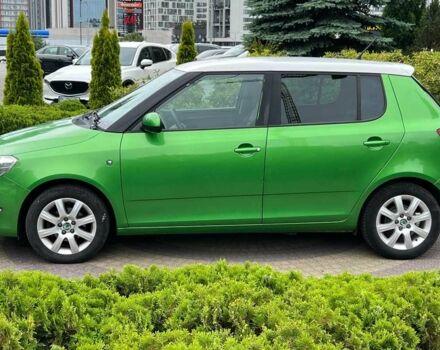 Зеленый Шкода Фабия, объемом двигателя 1.2 л и пробегом 208 тыс. км за 5450 $, фото 3 на Automoto.ua