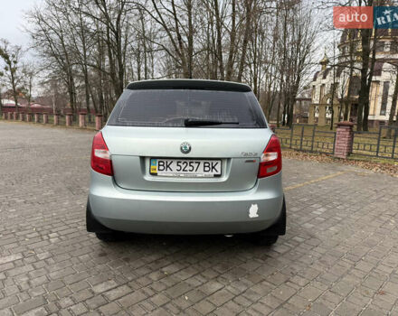 Зеленый Шкода Фабия, объемом двигателя 1.2 л и пробегом 145 тыс. км за 5500 $, фото 3 на Automoto.ua