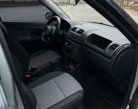 Зеленый Шкода Фабия, объемом двигателя 1.2 л и пробегом 145 тыс. км за 5500 $, фото 9 на Automoto.ua