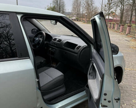 Зеленый Шкода Фабия, объемом двигателя 1.2 л и пробегом 145 тыс. км за 5500 $, фото 8 на Automoto.ua