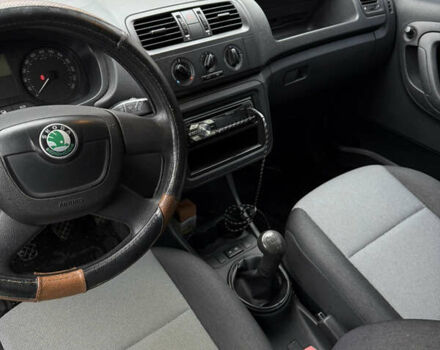 Зеленый Шкода Фабия, объемом двигателя 1.2 л и пробегом 145 тыс. км за 5500 $, фото 19 на Automoto.ua