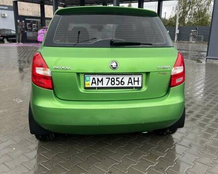 Зеленый Шкода Фабия, объемом двигателя 1.4 л и пробегом 79 тыс. км за 7000 $, фото 4 на Automoto.ua