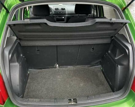 Зеленый Шкода Фабия, объемом двигателя 1.4 л и пробегом 79 тыс. км за 7000 $, фото 5 на Automoto.ua