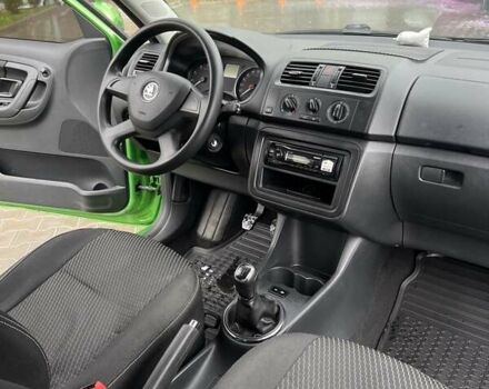 Зеленый Шкода Фабия, объемом двигателя 1.4 л и пробегом 79 тыс. км за 7000 $, фото 10 на Automoto.ua