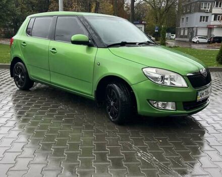 Зеленый Шкода Фабия, объемом двигателя 1.4 л и пробегом 79 тыс. км за 7000 $, фото 2 на Automoto.ua