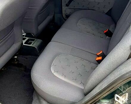 Зеленый Шкода Фабия, объемом двигателя 1.4 л и пробегом 175 тыс. км за 3100 $, фото 7 на Automoto.ua