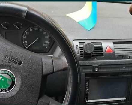 Зеленый Шкода Фабия, объемом двигателя 1.4 л и пробегом 300 тыс. км за 3000 $, фото 5 на Automoto.ua