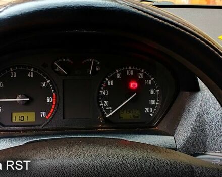 Зеленый Шкода Фабия, объемом двигателя 1.4 л и пробегом 319 тыс. км за 2800 $, фото 8 на Automoto.ua