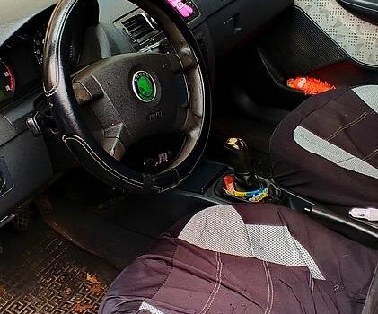 Зеленый Шкода Фабия, объемом двигателя 1.4 л и пробегом 319 тыс. км за 2800 $, фото 7 на Automoto.ua