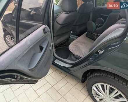 Зеленый Шкода Фабия, объемом двигателя 1.4 л и пробегом 225 тыс. км за 2800 $, фото 8 на Automoto.ua