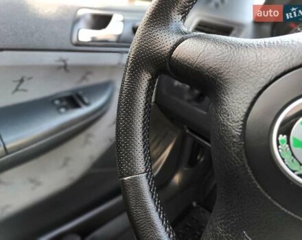 Зелений Шкода Фабія, об'ємом двигуна 1.4 л та пробігом 201 тис. км за 2990 $, фото 46 на Automoto.ua