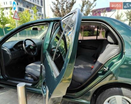 Зелений Шкода Фабія, об'ємом двигуна 1.4 л та пробігом 201 тис. км за 2990 $, фото 5 на Automoto.ua