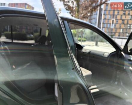 Зелений Шкода Фабія, об'ємом двигуна 1.4 л та пробігом 201 тис. км за 2990 $, фото 21 на Automoto.ua