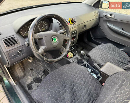 Зеленый Шкода Фабия, объемом двигателя 1.39 л и пробегом 286 тыс. км за 2600 $, фото 6 на Automoto.ua