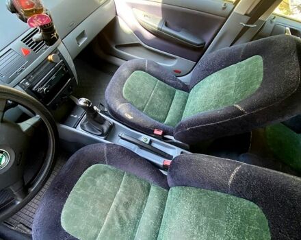 Зелений Шкода Фабія, об'ємом двигуна 1.4 л та пробігом 427 тис. км за 3100 $, фото 9 на Automoto.ua