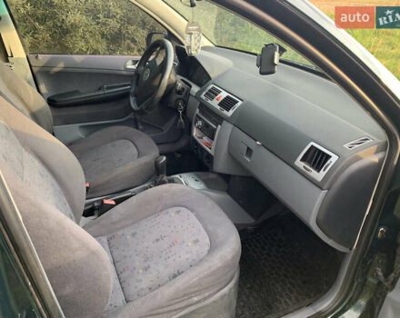Зелений Шкода Фабія, об'ємом двигуна 1.4 л та пробігом 280 тис. км за 3200 $, фото 4 на Automoto.ua