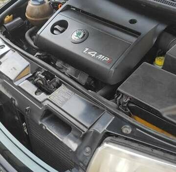 Зелений Шкода Фабія, об'ємом двигуна 1.39 л та пробігом 178 тис. км за 3200 $, фото 4 на Automoto.ua