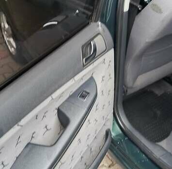 Зелений Шкода Фабія, об'ємом двигуна 1.39 л та пробігом 240 тис. км за 3399 $, фото 19 на Automoto.ua