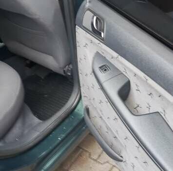 Зелений Шкода Фабія, об'ємом двигуна 1.39 л та пробігом 240 тис. км за 3399 $, фото 16 на Automoto.ua