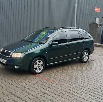 Зелений Шкода Фабія, об'ємом двигуна 1.39 л та пробігом 240 тис. км за 3399 $, фото 4 на Automoto.ua