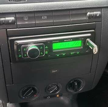 Зелений Шкода Фабія, об'ємом двигуна 1.39 л та пробігом 240 тис. км за 3399 $, фото 22 на Automoto.ua