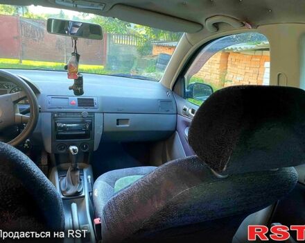 Зелений Шкода Фабія, об'ємом двигуна 1.4 л та пробігом 427 тис. км за 3100 $, фото 10 на Automoto.ua