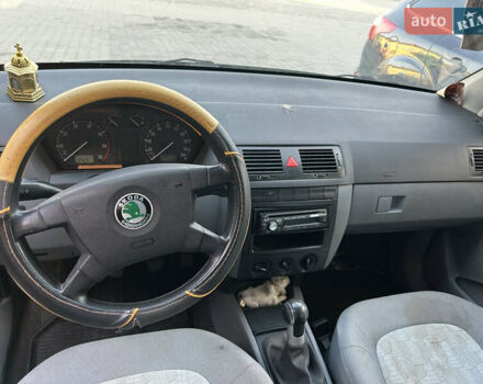 Зеленый Шкода Фабия, объемом двигателя 1.4 л и пробегом 338 тыс. км за 2600 $, фото 21 на Automoto.ua