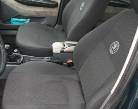 Зеленый Шкода Фабия, объемом двигателя 1.4 л и пробегом 270 тыс. км за 3600 $, фото 5 на Automoto.ua