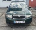 Зеленый Шкода Фабия, объемом двигателя 1.2 л и пробегом 320 тыс. км за 4000 $, фото 1 на Automoto.ua